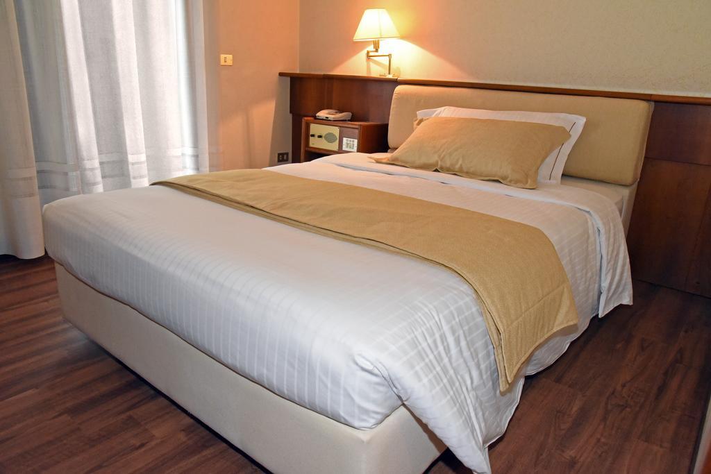 Hotel Bellavista Монтебелуна Екстериор снимка