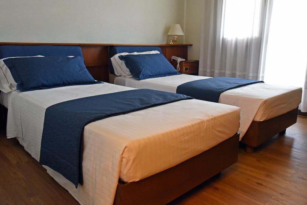 Hotel Bellavista Монтебелуна Екстериор снимка