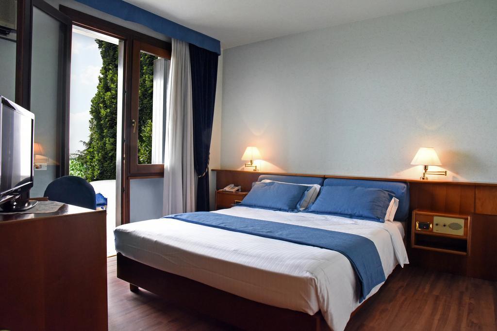 Hotel Bellavista Монтебелуна Екстериор снимка
